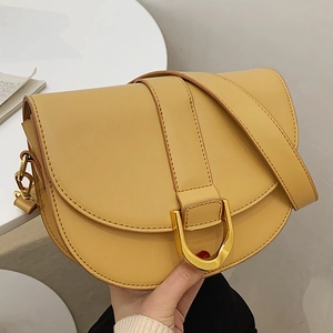 Damen Mode PU Leder Satteltasche Klein Einfarbig Schultertasche Umhängetasche Mit Goldener D-Ring Schnalle Klappe Quadratische Handtasche