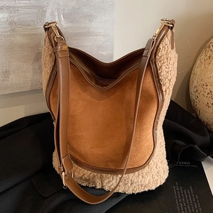 Women Shoulder Bag Patchwork Faux Sherpa Lambswool Suede Contrast Color Hobo Bucket Bag Casual Winter Retro Fashion