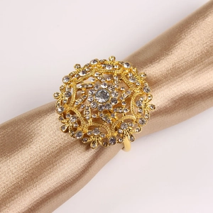 Servilletero de flor dorada con diseño barroco hueco y brillantes diamantes de imitación