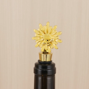 Weinflaschenverschluss aus Zinklegierung mit Biene und Sonnenblume in Goldoptik