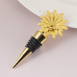 Detailsicht auf Gänseblümchen-Weinverschluss mit Biene, Goldfinish und Silikon