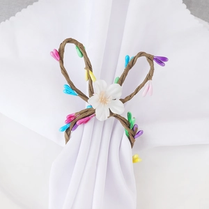 Servilletero de Orejas de Conejo Tejido a Mano para Pascua Bayas de Colores Flor Ratán Trenzado Hebilla de Servilleta Decoración de Mesa