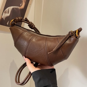 Sac Croissant Pour Femmes Cuir PU Rétro Minimaliste Plissé Croissant Sac Bandoulière Avec Sangle À Nœuds Fermeture Éclair