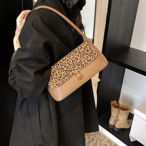 Sac baguette rétro à imprimé léopard avec cuir marron et boucle en métal doré