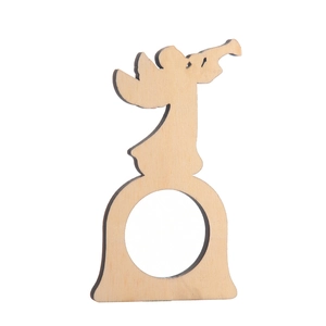 Portatovaglioli in legno naturale con angelo per decorazione tavola natalizia nordica