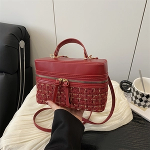 Sac à main rétro en cuir rouge et tweed avec fermeture dorée et bandoulière