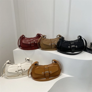 Dames Onderarmtas Van Glanzend PU Leer Retro Y2K Stijl Schoudertas Met Gordelgesp En Metalen Oogjes Vintage Tas