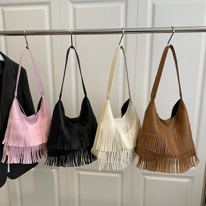 Sacs à bandoulière chics à franges de grande capacité en quatre couleurs tendance
