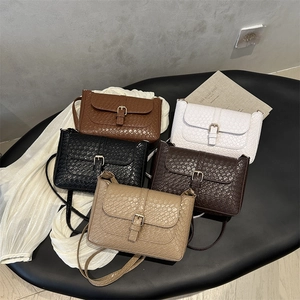 Retro PU Leather Underarm Bag For Women Fashion Embossed Woven Texture Shoulder Bag Solid Color Square Handbag Messenger Bag