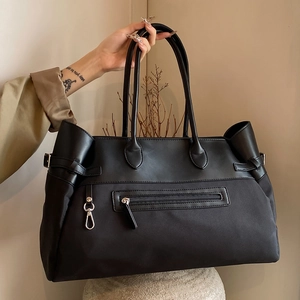 Retro Splicing PU Leather Large Capacity Shoulder Bag For Women Minimalist Commute Travel Tote Bag Handbag With Metal Hardware