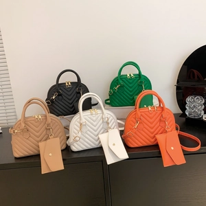 Sacs à main matelassés en cinq couleurs avec porte-monnaie assortis et boucles dorées