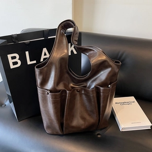Retro deep brown large capacity PU leather tote bag with pleated front pockets