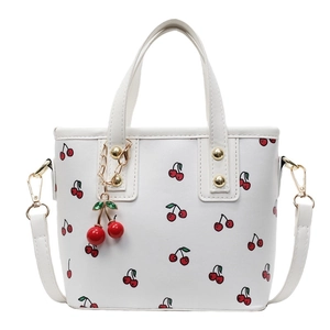 Sac à main blanc à imprimé cerises avec breloque décorative en similicuir