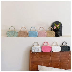 Detalles de elegantes bolsos de caja con relieve floral en nueve diversos colores de moda