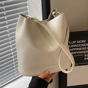 Sac Seau en Cuir Vieilli Designer pour Femmes Grande Capacité Urbain Minimaliste Sac à Épaule Bandoulière Avec Pochette Intérieure