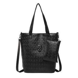 Schwarze Totenkopf-Prägung Shopper Tasche Set mit Umhängeriemen und kleinem Etui