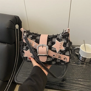 Y2K Jeans-Schultertasche mit Schachbrettmuster, rosa Stern und Fransenrand