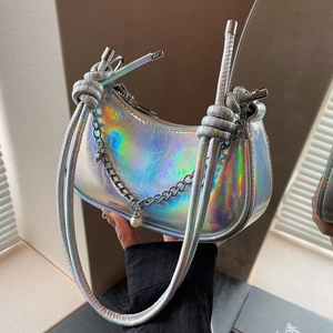Sac Hobo Croissant en Cuir PU Mode Femme Chaîne en Métal Pendentif Künstliche Perle Bandoulière Nouée Sac à Bandoulière Épaule
