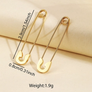 Détails et dimensions des boucles d'oreilles épingle à nourrice dorées de 3,9 cm