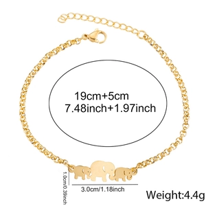 Detail of 18K gold elephant charm bracelet with 19+5cm chain and lobster clasp closure