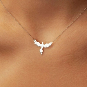Élégant collier avec pendentif phénix en acier inoxydable pour femme sur chaîne fine