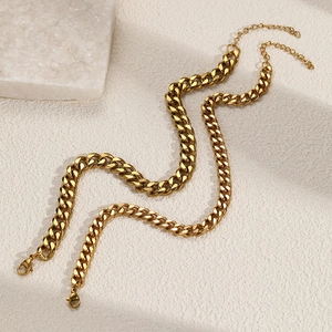 Layered chunky golden Cuban link necklace and bracelet set for unisex beach fashion