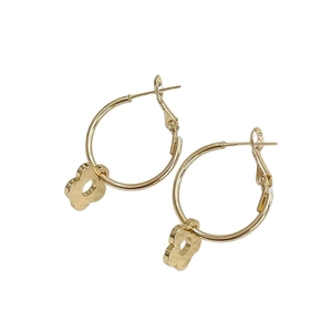 Minimalistische Creolen aus Gold-Edelstahl mit hohlen fünfblättrigen Blumenanhängern