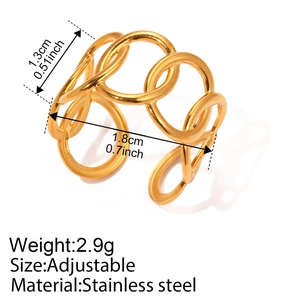 Macro shot of 18K gold-plated stainless steel hollow ring showing 2.9g weight and size