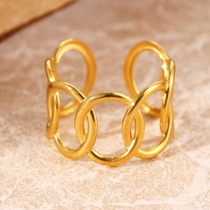 Detailed close-up of 18K gold plated interlocking hollow chain link ring with polished finish