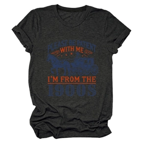 Vue détaillée du tissu gris anthracite et du graphisme vintage sur ce t-shirt en coton