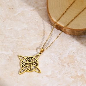Collier en acier inoxydable doré avec pendentif nœud celtique et symboles mystiques