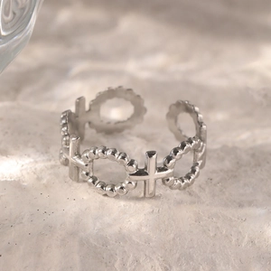 Anello regolabile in acciaio inossidabile argento con croce traforata e perline