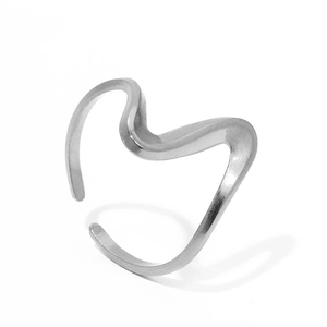 Bague minimaliste argentée ondulée en acier inoxydable avec design ouvert ajustable