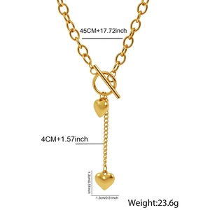 Détails du collier à chaîne dorée avec pendentifs en cœur, fermoir OT et dimensions