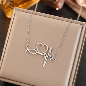 Collier Pendentif Cœur Stéthoscope Battement De Cœur EKG Acier Inoxydable Chic Bijoux De Mode Pour Femmes Cadeau Médical