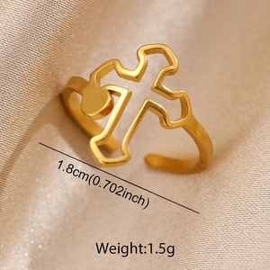 Detail of adjustable hollow cross ring showing 1.8cm diameter and 1.5g weight info