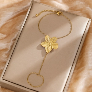 Stainless Steel Hand Harness Bracelet With Ring Sunflower Floral 18K Gold Plated Elegant Chic Jewelry For Women