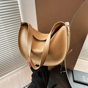 Fashionable Large Capacity PU Leather Half Moon Underarm Bag For Women Minimalist Solid Color Shoulder Crossbody Dumpling Tote Bag Daily