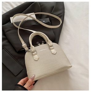 Bolso de mano beige tejido clásico en forma de concha con correa ajustable mujer