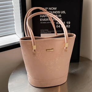 Moda Donna Borsa a Secchiello in Pelle PU Texture Metallica Borsa a Tracolla Grande Capacità Borsa a Mano Hardware Oro Casual Tote