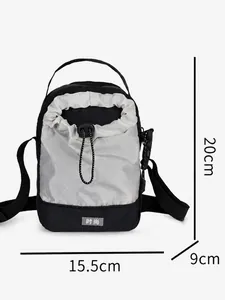 Bolso deportivo minimalista de nailon con cordón y correa ajustable