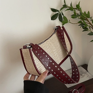 Women Fashion Contrast Straw Woven Shoulder Bag With Wide Rivet Strap Retro Bohemian Summer Leisure Crossbody Bag