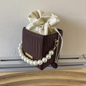 Women Woven Bucket Bag With Artificial Pearl Handle Fashion PU Leather Drawstring Crossbody Shoulder Bag Small Designer Handbag Purse