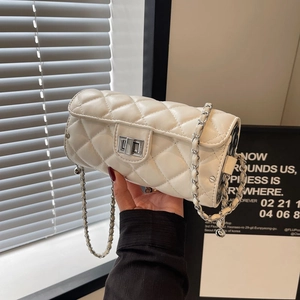 Sac Bandoulière Cylindre Matelassé Losange Cuir PU Chaîne Métallique Sac Épaule Fermoir Tournant Petit Sac Carré Femme