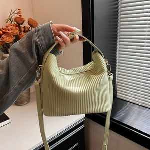 Sac À Bandoulière En Cuir PU Plissé Pour Femmes Texture Verticale Sac À Main Petit Hobo À Épaule Avec Matériel Doré