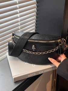 Damen Totenkopf Geprägt Satteltasche Punk Stil PU Leder Umhängetasche Mit Metallkette Und Breitem Gurt Mode Tasche