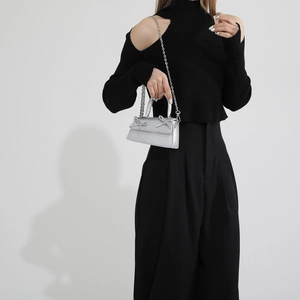 Mini silver metallic handbag with bow detail and chain strap for women
