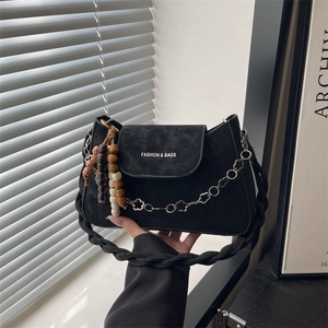 Sac à Épaule Vintage en Cuir PU Mat Pour Femmes Fashion Bags Imprimé Sangle Tressée Chaîne Fleurs Métal Charme Perles Bois