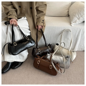 Selection of retro large capacity Boston tote bags in five versatile colors