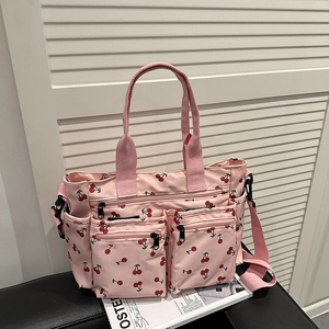 Borsa Tote da Donna in Nylon con Stampa di Ciliegie Grande Capacità Multitasche Borsa a Tracolla Casual Elegante per Uso Quotidiano